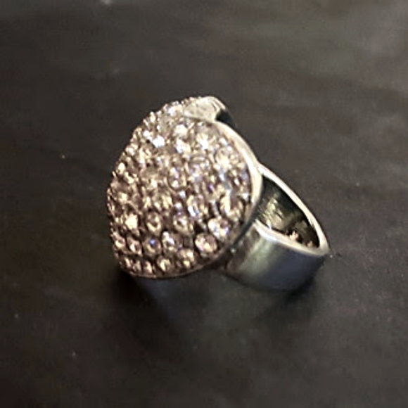 14k Sterling  Silver Heart shaped  Vintage Ring Sz 4.. - Picture 3 of 3